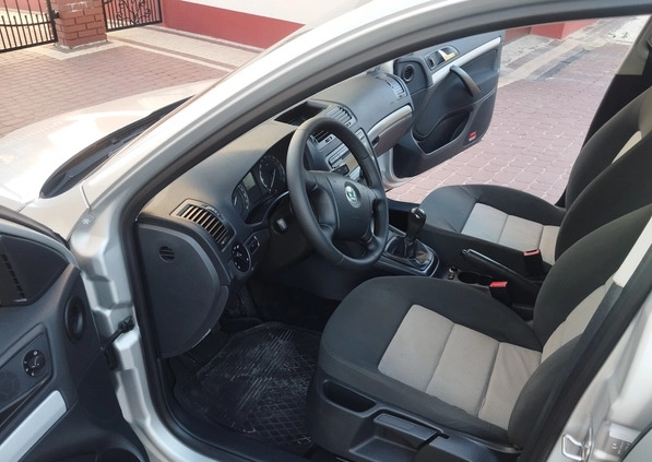 Skoda Octavia cena 9990 przebieg: 225500, rok produkcji 2006 z Bodzentyn małe 92